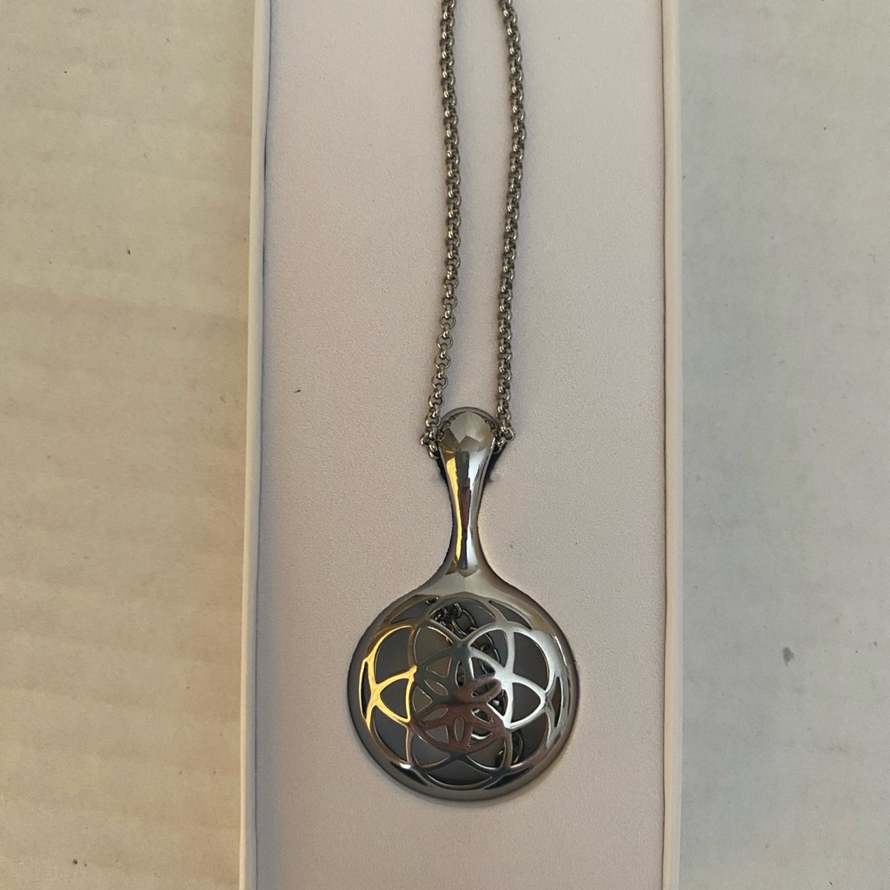 Misfit Wearables Shine Bloom Necklace - Picture 3 of 9